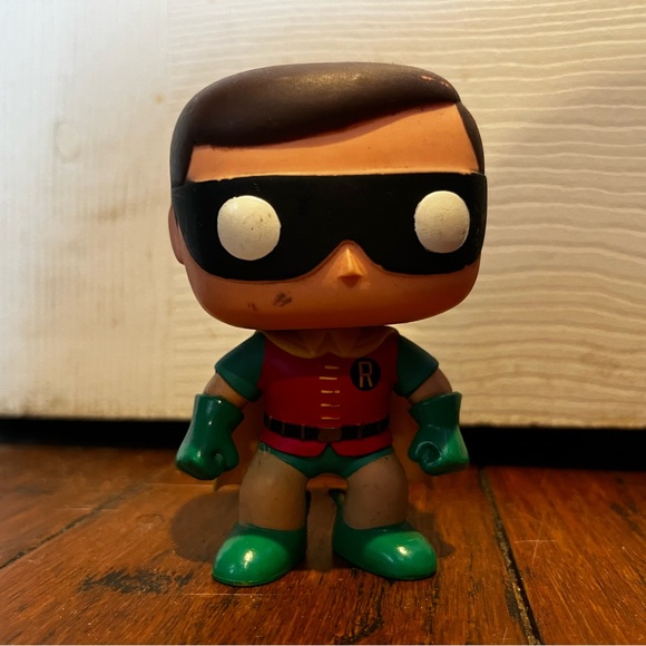 DC Comics - Robin Funko Pop Figure Set - Picture 8 of 9